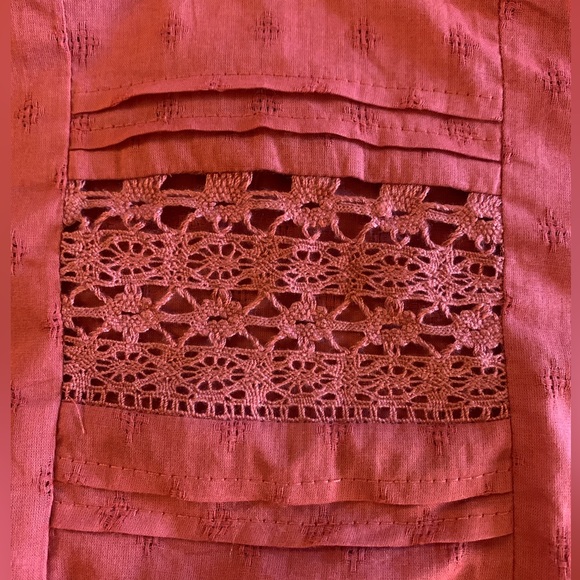 NWT Universal Thread Womens Blouse Salmon Pink Puff Sleeve Mock Neck Lace Size M - Picture 4 of 6